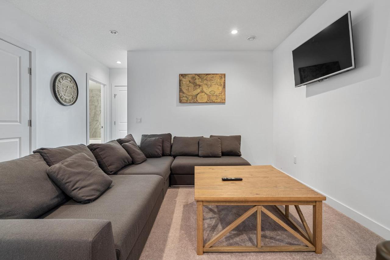 Luxury Spacious Private House Near City Centre YYC المظهر الخارجي الصورة